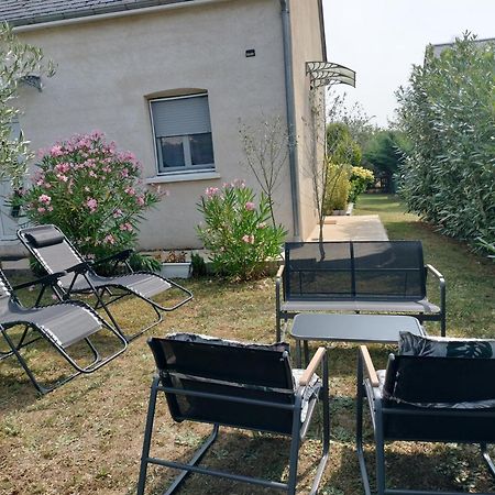 Un Studio Avec Une Entree Independante Thilouze Esterno foto